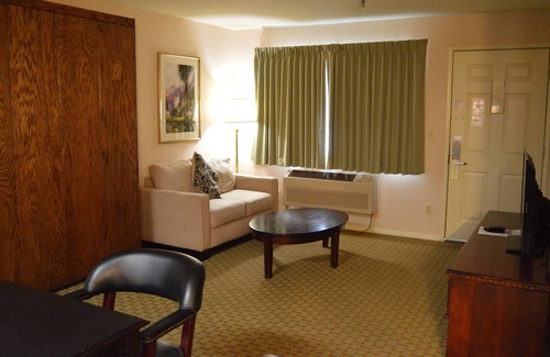 Incline Hotel | Cedar Lodge