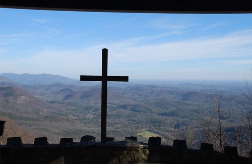 Cedar Mountain Cabin | Cedar Mtn, Dupont, 4+ Acres, Wifi, Fenced Yard, Stream