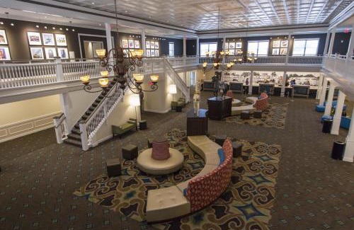 Sandusky Hotel | Cedar Point Hotel Breakers