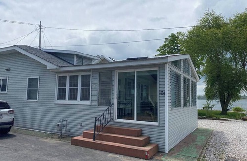 Sandusky Cottage | Cedar Point Road Cottage