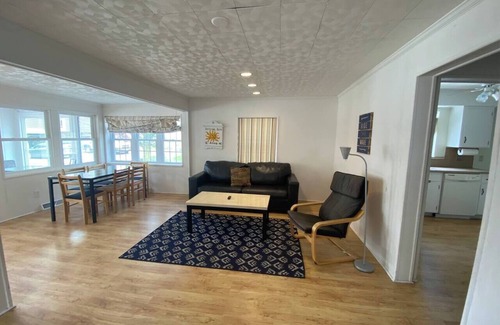 Sandusky Cottage | Cedar Point Road Cottage