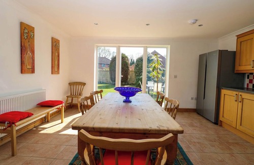 Stratton Strawless Cottage | CEDAR VIEW, pet friendly, with a garden in Coltishall
