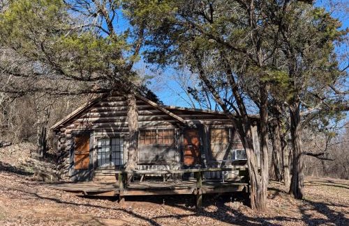 Davis Cabin | Cedarvale Cabins Turner Falls