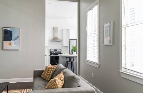 Radcliffeborough Apartment | Celestine Suite | A 5-Block Walk to King Street