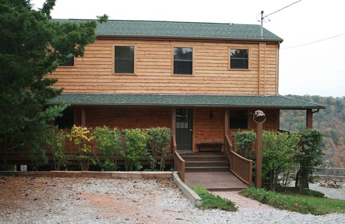 Baxter Cabin | Center Hill ~ Best View On Lake ~ 3 Decks & Hot Tub