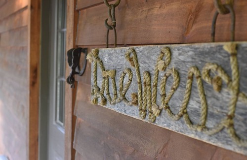 Baxter Cabin | Center Hill ~ Best View On Lake ~ 3 Decks & Hot Tub