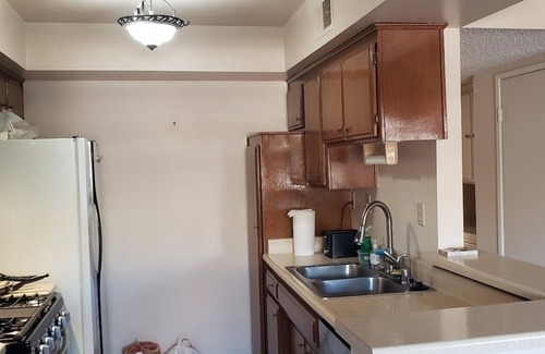 Rampart Village Apartment | Center located in Los Angeles, 2 bedroom 2 baths, close to everthing