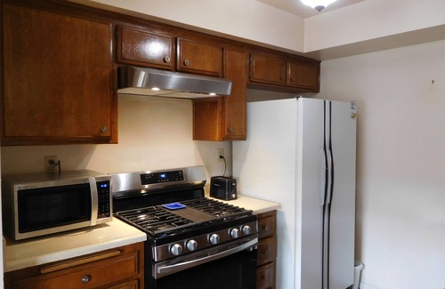 Rampart Village Apartment | Center located in Los Angeles, 2 bedroom 2 baths, close to everthing