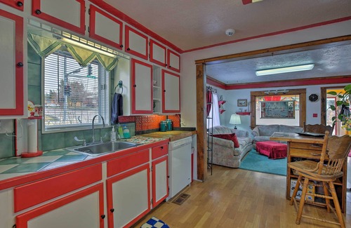 Pocatello Cottage | Center Street Cottage walking distance to I.S.U Holt Arena