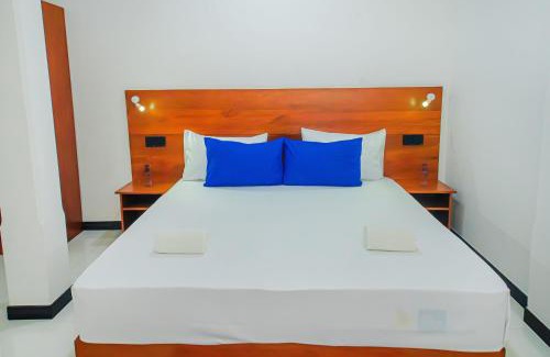 Aluthgama Apartment | Central Apartment near Bentota Beach- Balcony & Kitchen