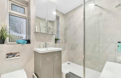 Somers Town Apartment | Central Camden Flat With Terrace For 4 People