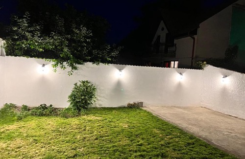 Tirgu Mures Apartment | Central cheerful house with yard