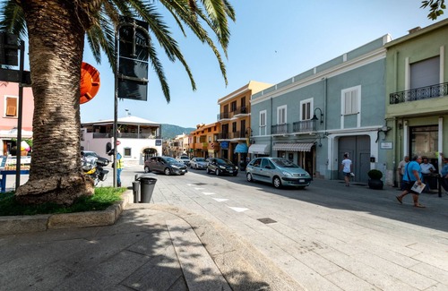 Villasimius House | Central Holiday Home with Air Conditioning & Terrace