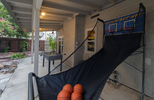 North Hilltop Villa | Central Location 4BR w/Arcades & Spacious Parking