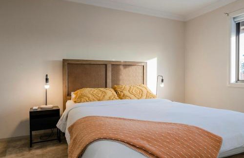 Temora Apartment | Central Modern Spacous Townhouse 290B