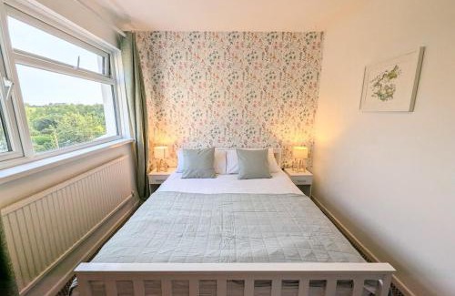 Neyland House | Central Pembrokeshire family home pets welcome 7 guests