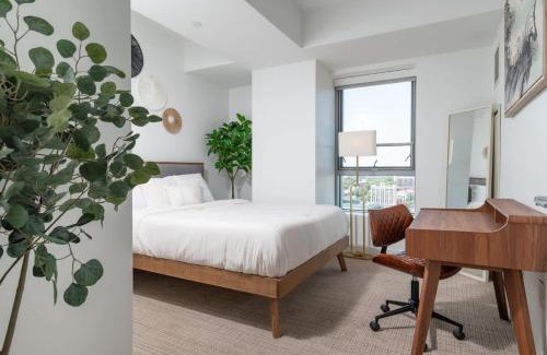 Central Square Apartment | Central Penthouse City Skyline Views Gym sleep 8
