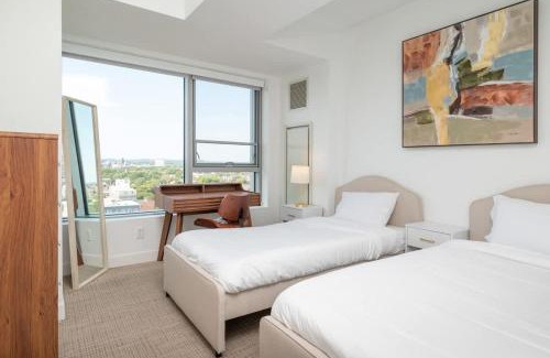 Central Square Apartment | Central Penthouse City Skyline Views Gym sleep 8