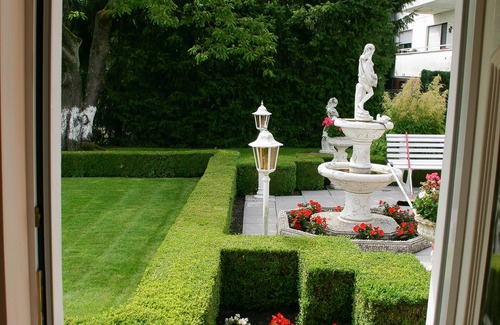 Bergisch Gladbach House | Central, quiet, vacation ambience, near Cologne Trade Fair & Mediterana