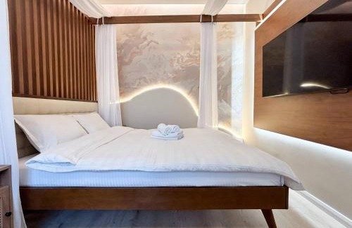 Old Town Apartment | Central Sunrise Mad Luxury Residence