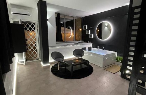 Municipio 4 Apartment | Central Wellness Suite