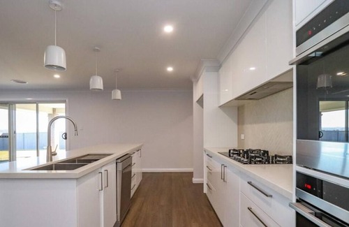 Kelso House | Central West. It is in a quiet culdesac and only 4 years old