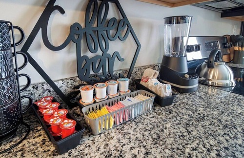 Clarksville Apartment | Centrally Located 2 BR Townhome