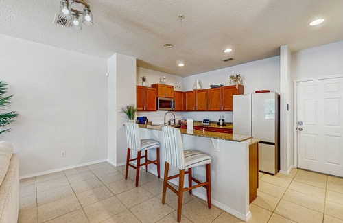 Casselberry House | Centrally located and family friendly with shared pool, playground, WIFI