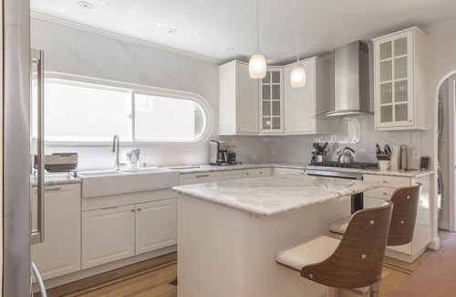 San Anselmo House | Centrally located Craftsman home