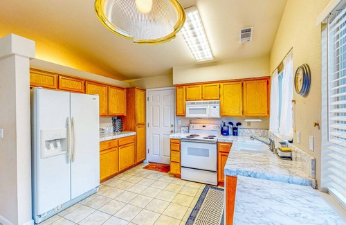 Quail Ridge House | Centrally Located - Grill & Dual-Sided Fireplace