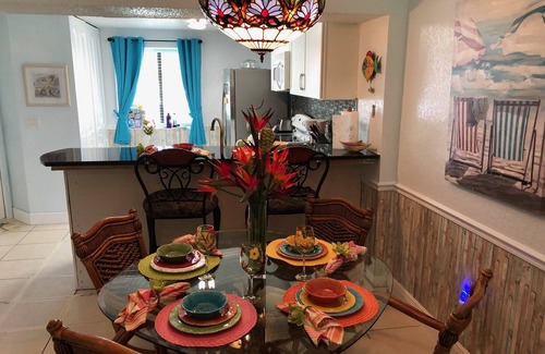 Oldsmar Villa | Centrally located to beaches, Close to Bush Gardens Pets Welcome Free Wifi