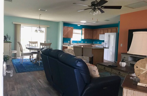 Duval House | Centrally Located Family Friendly - one gas golf cart, seats 4 - coastal themed