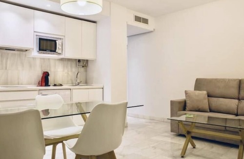 Centro - Sagrario Apartment | Centrally located, with free parking. Modern and spacious apartment.