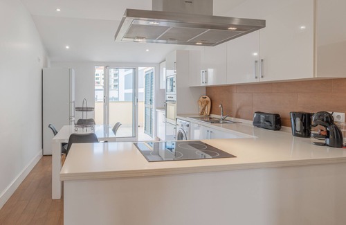 Imaculado Coracao de Maria House | Centre Funchal top floor terrace & large balconies