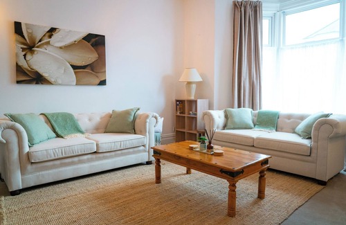 Whitley Bay Apartment | Centre of Whitley Bay Short & Long Stay