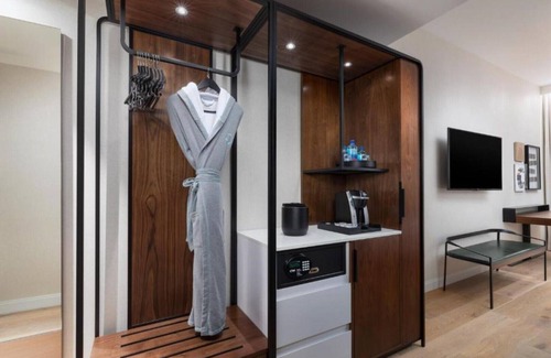 Mountain View House | Centric Mountain View connects visitors to the local community