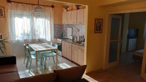 Szolnok Apartment | Centrum 2 apartman