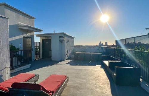 Westwood Apartment | Century City Cozy 3 Bedroom Apartment with Free Parking 302,303