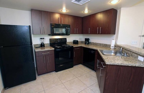 Enterprise Resort | CES - Resort condo for 4 or 8 guests in 2 units , FREE WiFi, FREE pkg