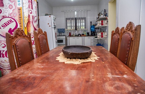 Peruibe House | Chácara com piscina, churrasq e WiFi em Peruíbe/SP