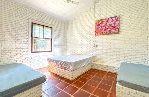 Holambra House | Chácara com piscina e churrasqueira em Holambra/SP