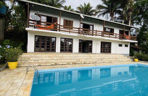 Juquitiba House | Chácara com Piscina Vista da Natureza