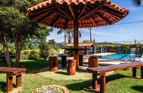 Tuiuti House | CHÁCARA TOP, com VISTA das Montanhas, PISCINA, PET FRIENDLY, ESTACIONAMENTO ,Wi-Fi 213 Mbps