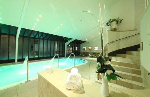 Saint-Jean-d'Ardieres Hotel | Château de Pizay
