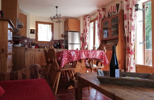 Saint-Colomban-des-Villards Ski Chalet | Charming cottage 500m from the ski slopes