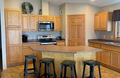 Alexandria House | Chain of Lakes Alexandria, MN - Lake Geneva-