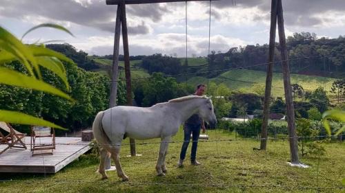 Santa Helena Ski Chalet | Chalé com Hidro, Lareira, cavalo, piscina, trilha