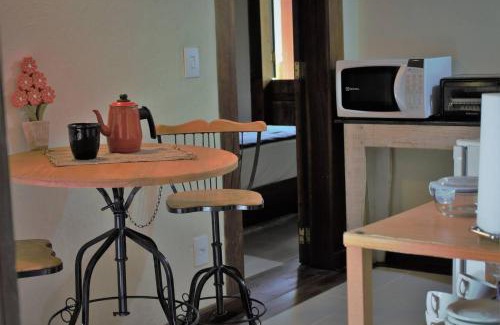 Ponte Branca House | Chalé Completa com Garagem e Rio Privativo no quintal I 14min do Centro Histórico e Praias - Ambiente tranquilo e bem Avaliado