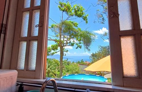 Tesouro da Colina Ski Chalet | Chalé Completo Com Linda Vista para o Mar de Ilhabela