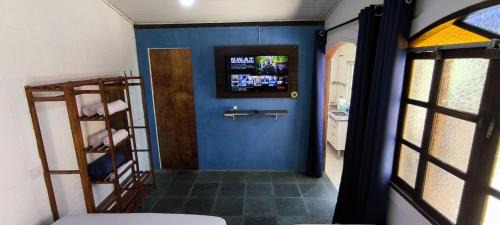 Tesouro da Colina Ski Chalet | Chalé Completo Com Linda Vista para o Mar de Ilhabela